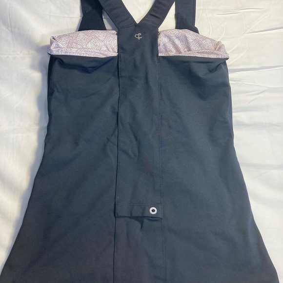 Black workout top! - Picture 2 of 2